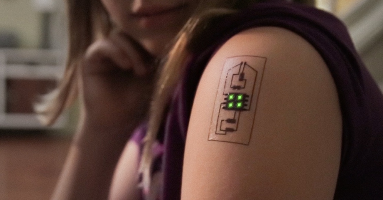 Smart Tattoo mit den Elektroden. Schritt auf dem Weg zur кибернетизации Person oder eine Modeerscheinung?