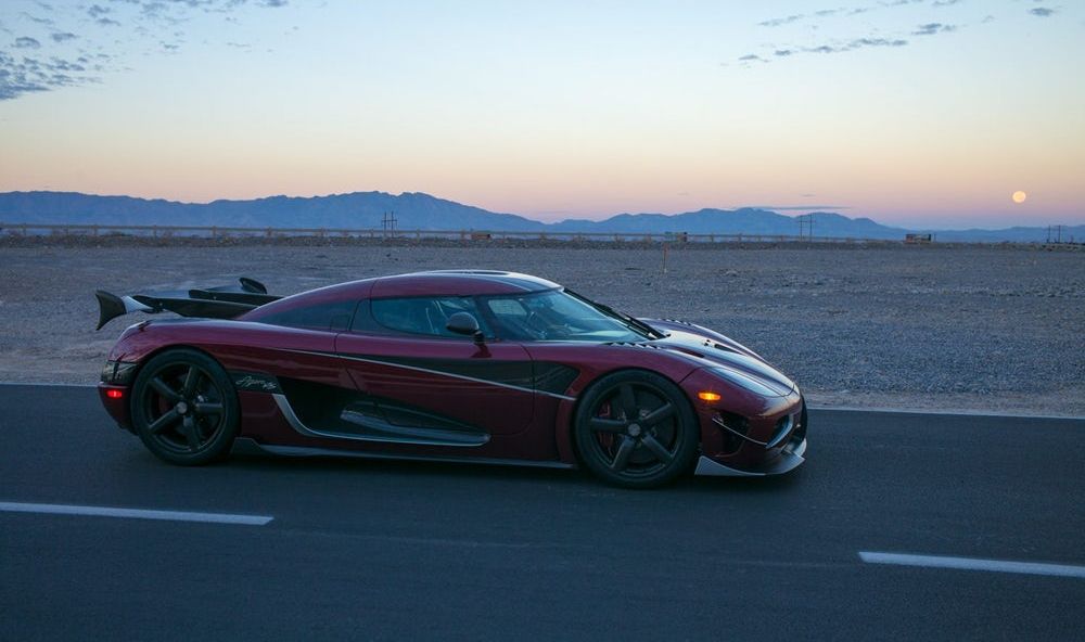 Bil Koenigsegg Agera RS angi en ny hastighetsrekord