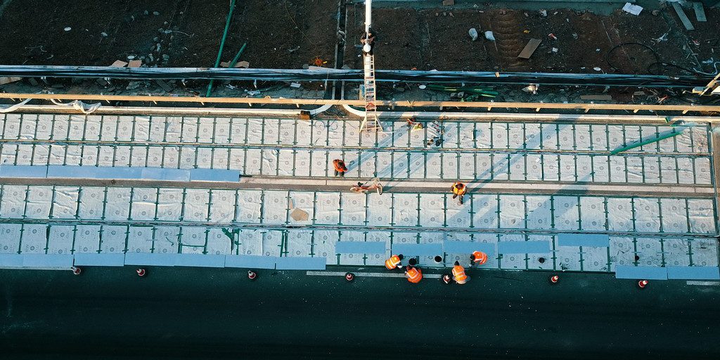 En Chine, ont mis sur le flux de la construction de routes des panneaux solaires