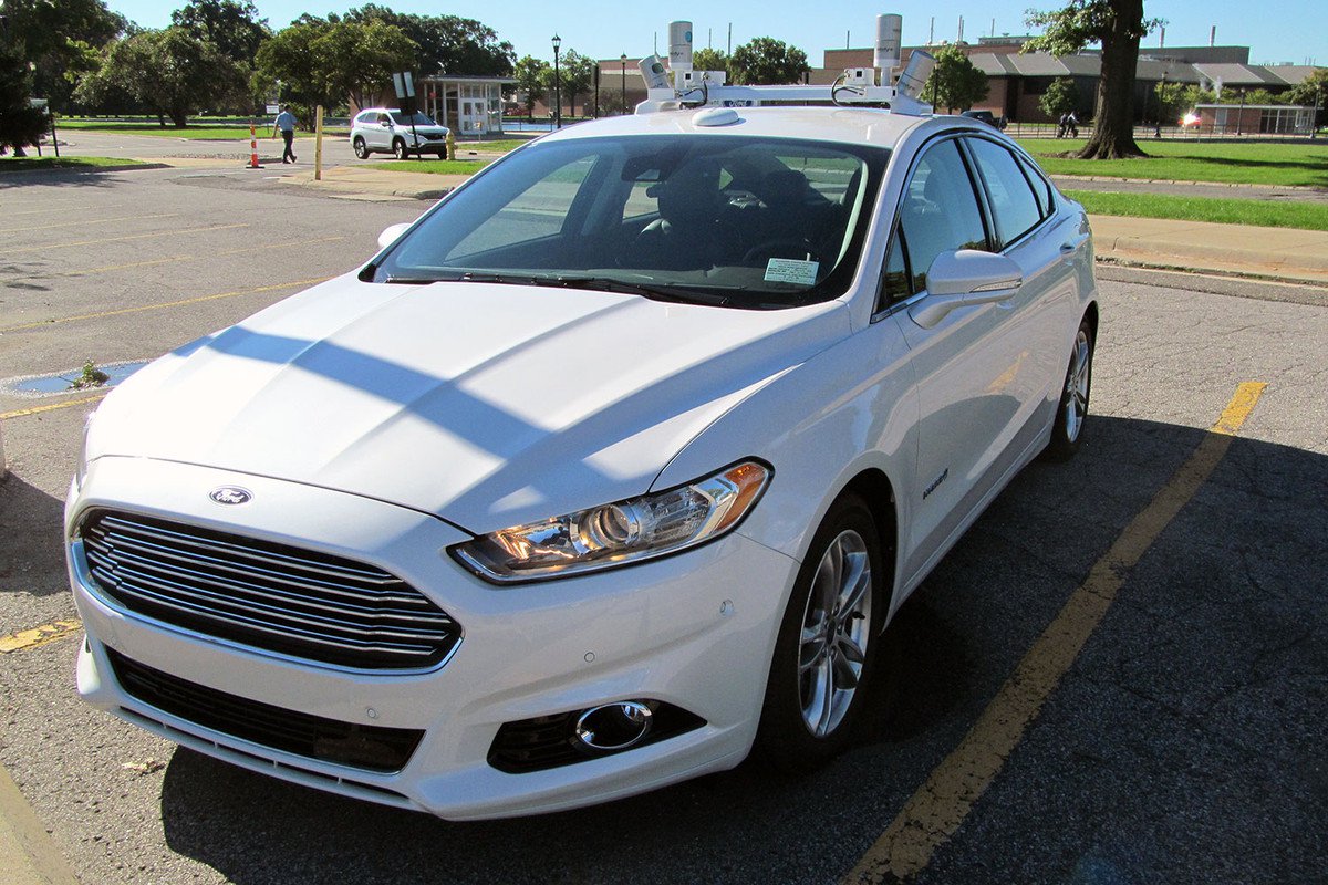 Ford a présenté le concept d'un drone de la voiture de police