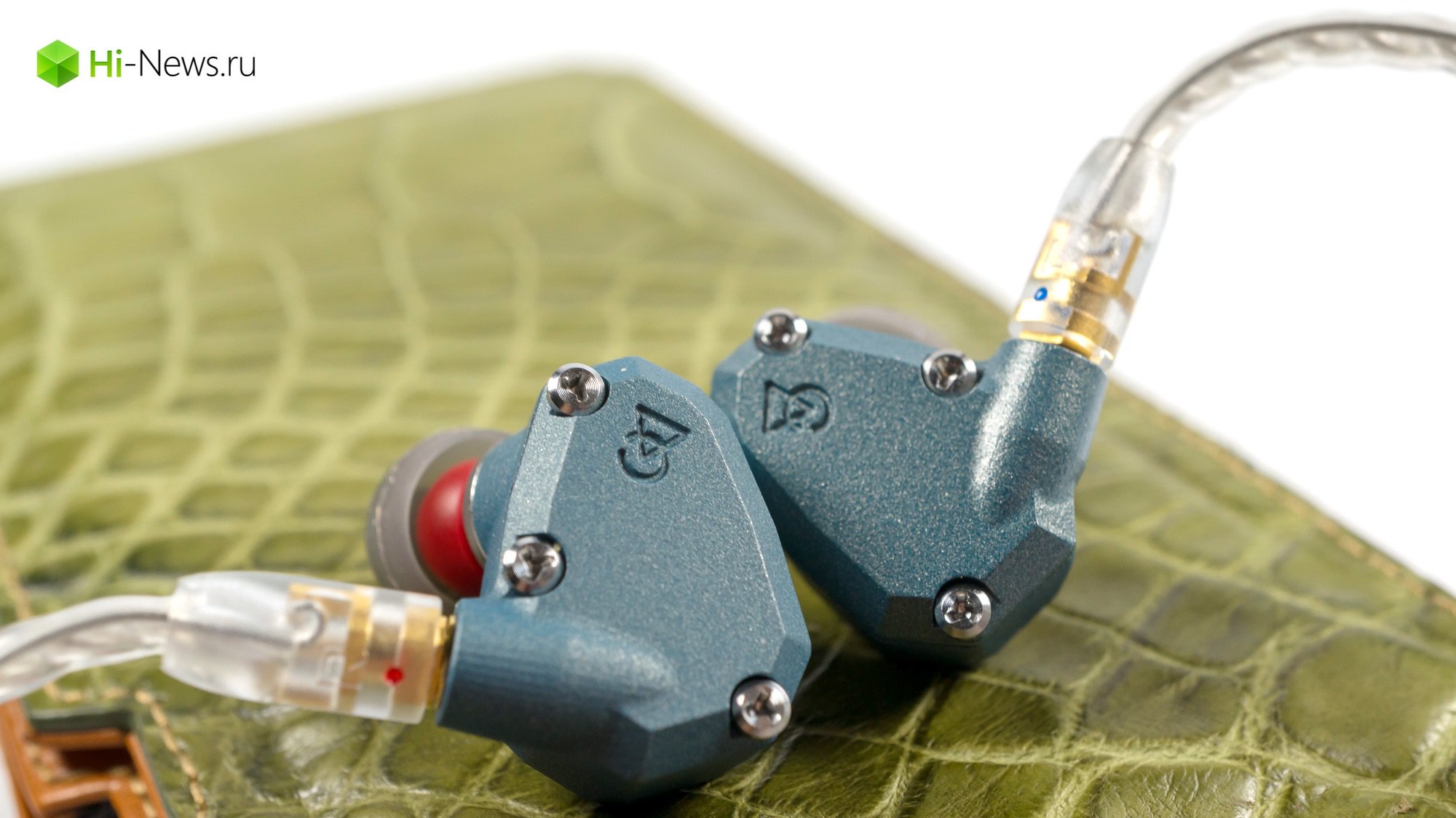 Słuchawki Campfire Audio Andromeda — zwykły i CK Pacific Blue wersji