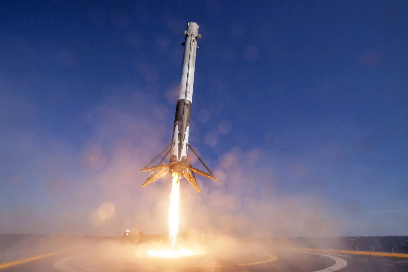 To ganger fløyet Falcon 9 scenen overlevde landing på vann