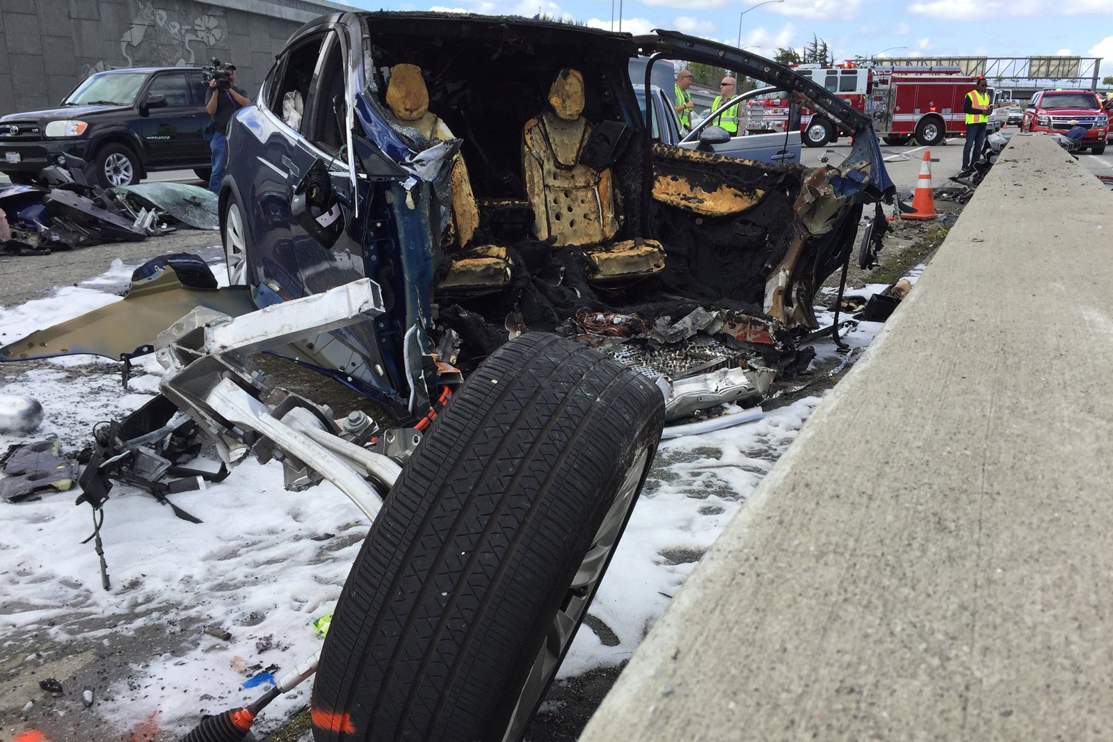 The driver of the Tesla Model X died in mountain view