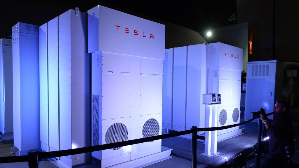 À cause de la batterie de la Tesla un tiers de l'électricité est revenue à des australiens gratuit