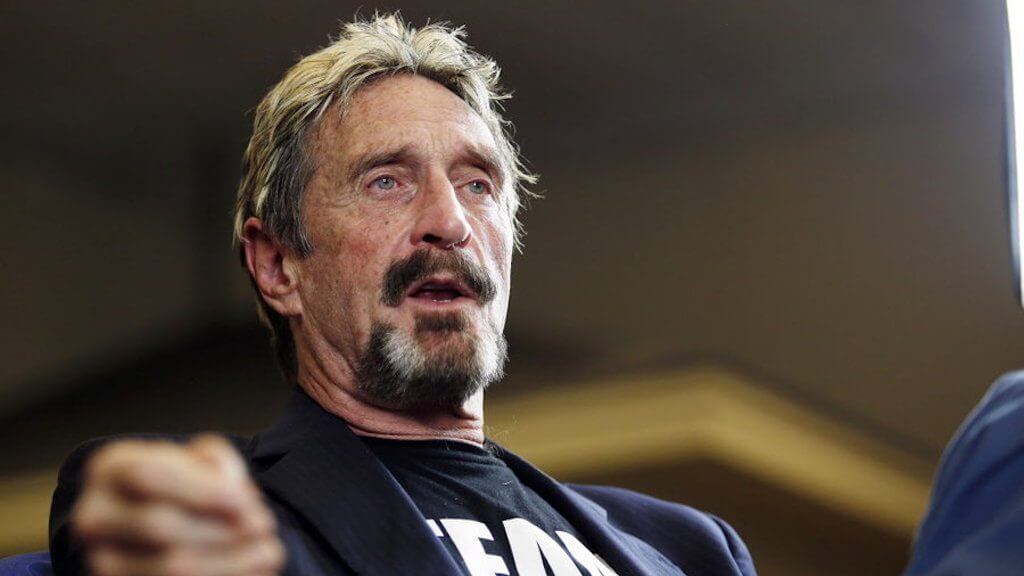 McAfee: zwischen der Regierung, Banken und криптоэнтузиастами begann ein echter Krieg