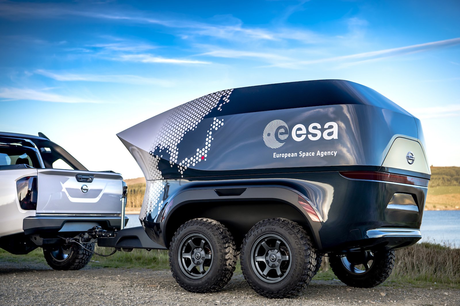 Nissan och ESA presenteras SUV för astronomer, utrustad med ett teleskop